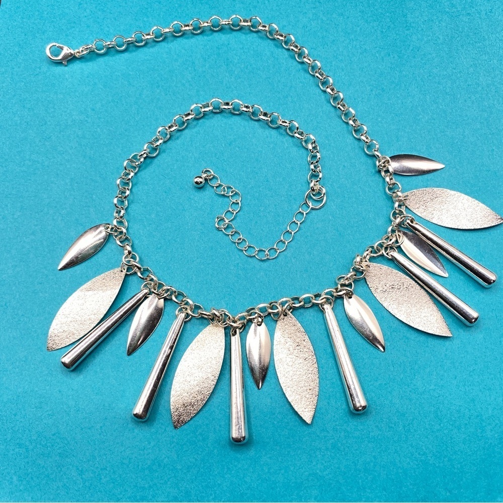 Silvertone Chain With Dangles - Picture 4 of 6